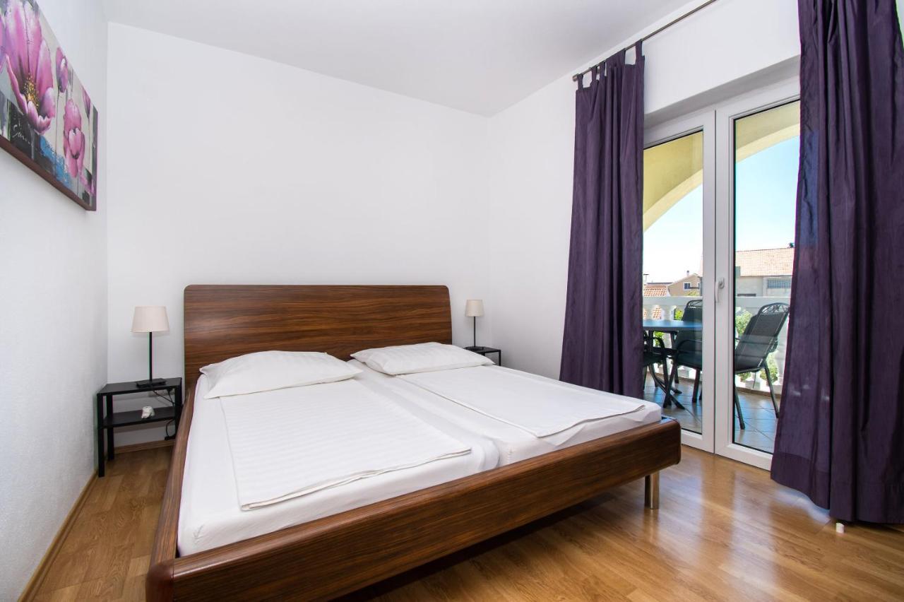 Apartments Kendes Vodice Bagian luar foto