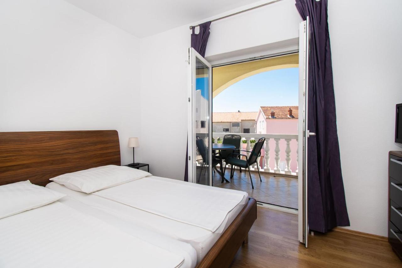 Apartments Kendes Vodice Bagian luar foto