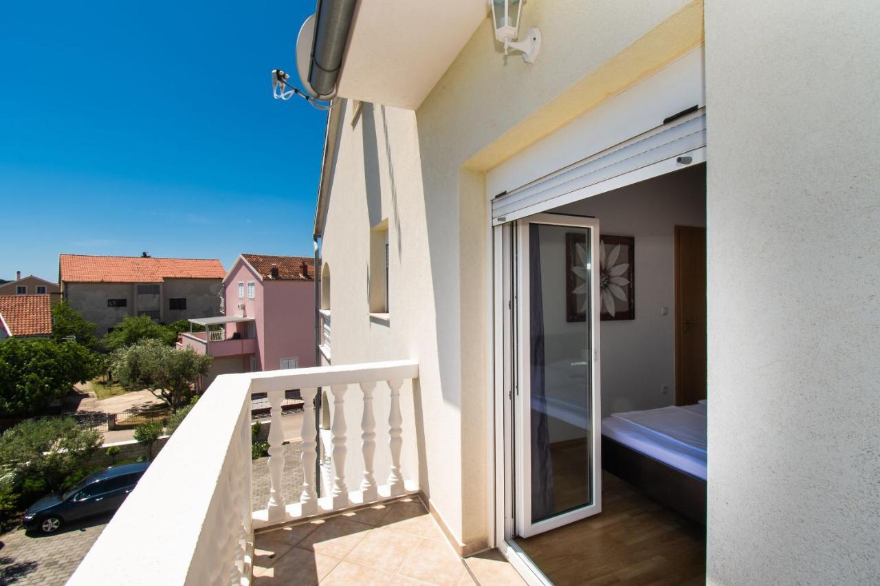 Apartments Kendes Vodice Bagian luar foto