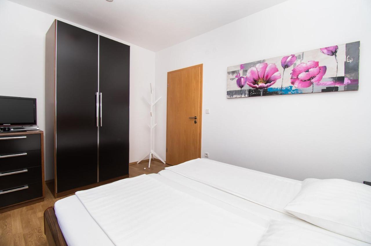 Apartments Kendes Vodice Bagian luar foto